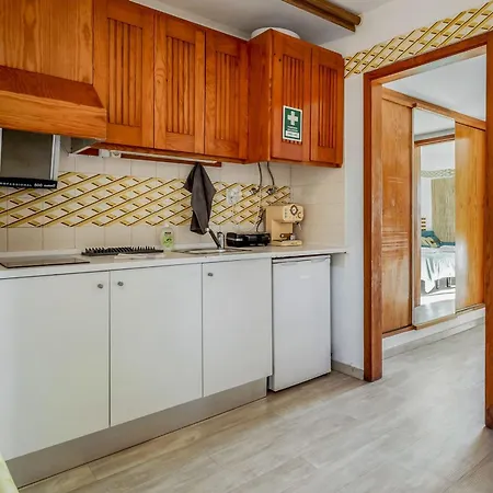 아파트 Lovely Apart With Balcony - Beach Fl By Lovelystay